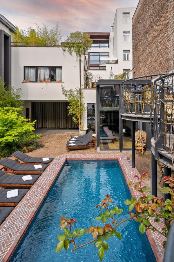 Hotel Latroupe Le Berger Saint-Gilles Exterior foto