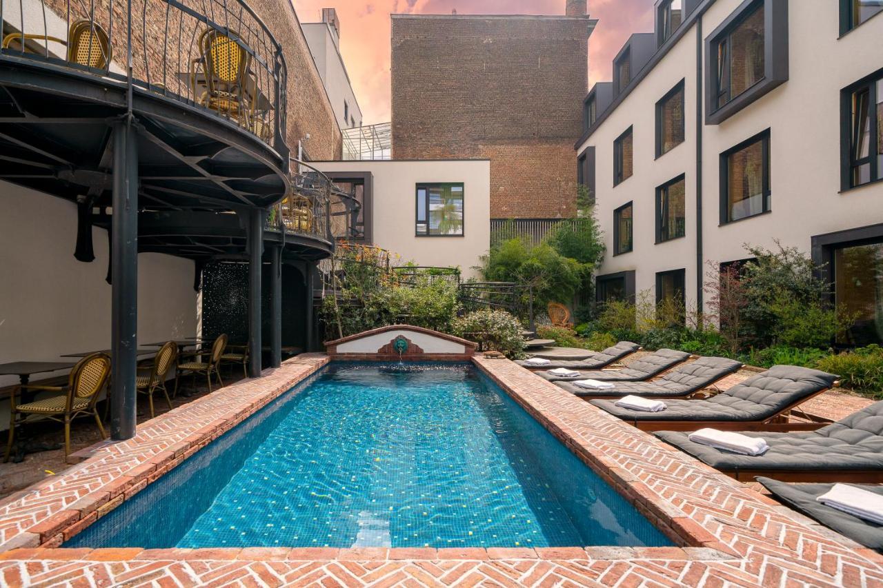 Hotel Latroupe Le Berger Saint-Gilles Exterior foto