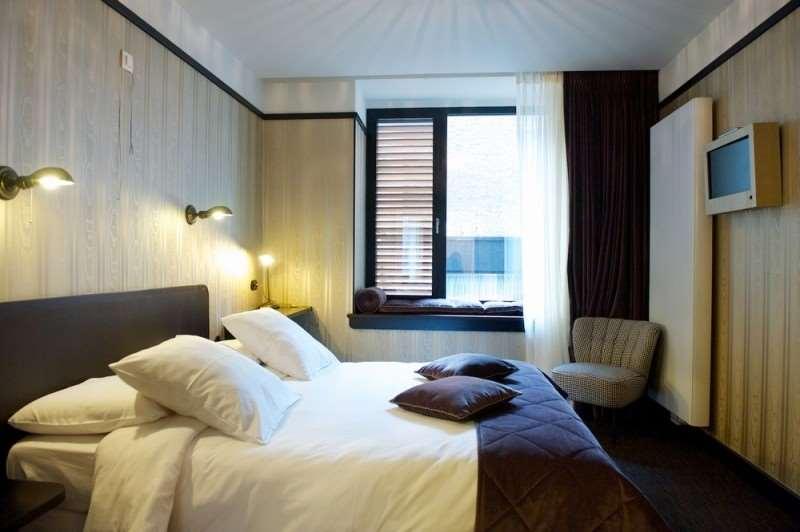 Hotel Latroupe Le Berger Saint-Gilles Habitación foto
